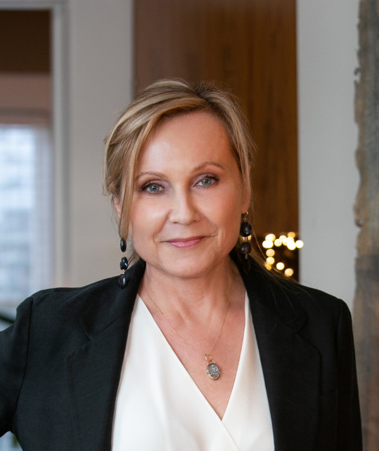 Leslie Dickinson
